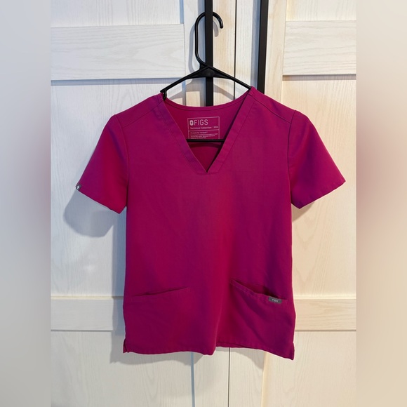 Figs Women’s Raspberry Sorbet Scrub Set-XS/tall Kade Cargo Pants; XXS Casma top - Picture 2 of 13